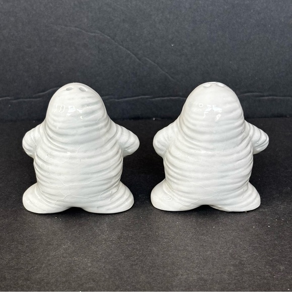 Hotel Transylvania  Mummy Salt And Pepper Sharker With Plugs Halloween Decor - Picture 3 of 8